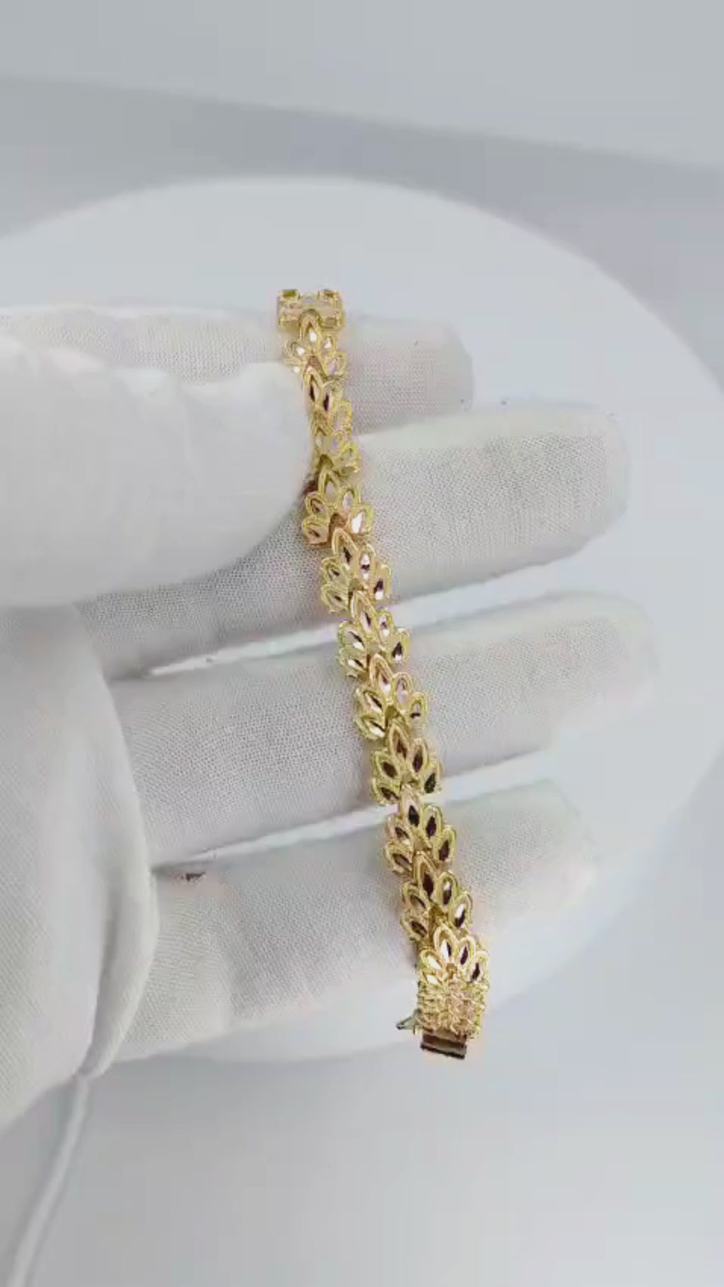 14K Yellow Gold Diamond-Cut Leaves Bracelet - 12B5