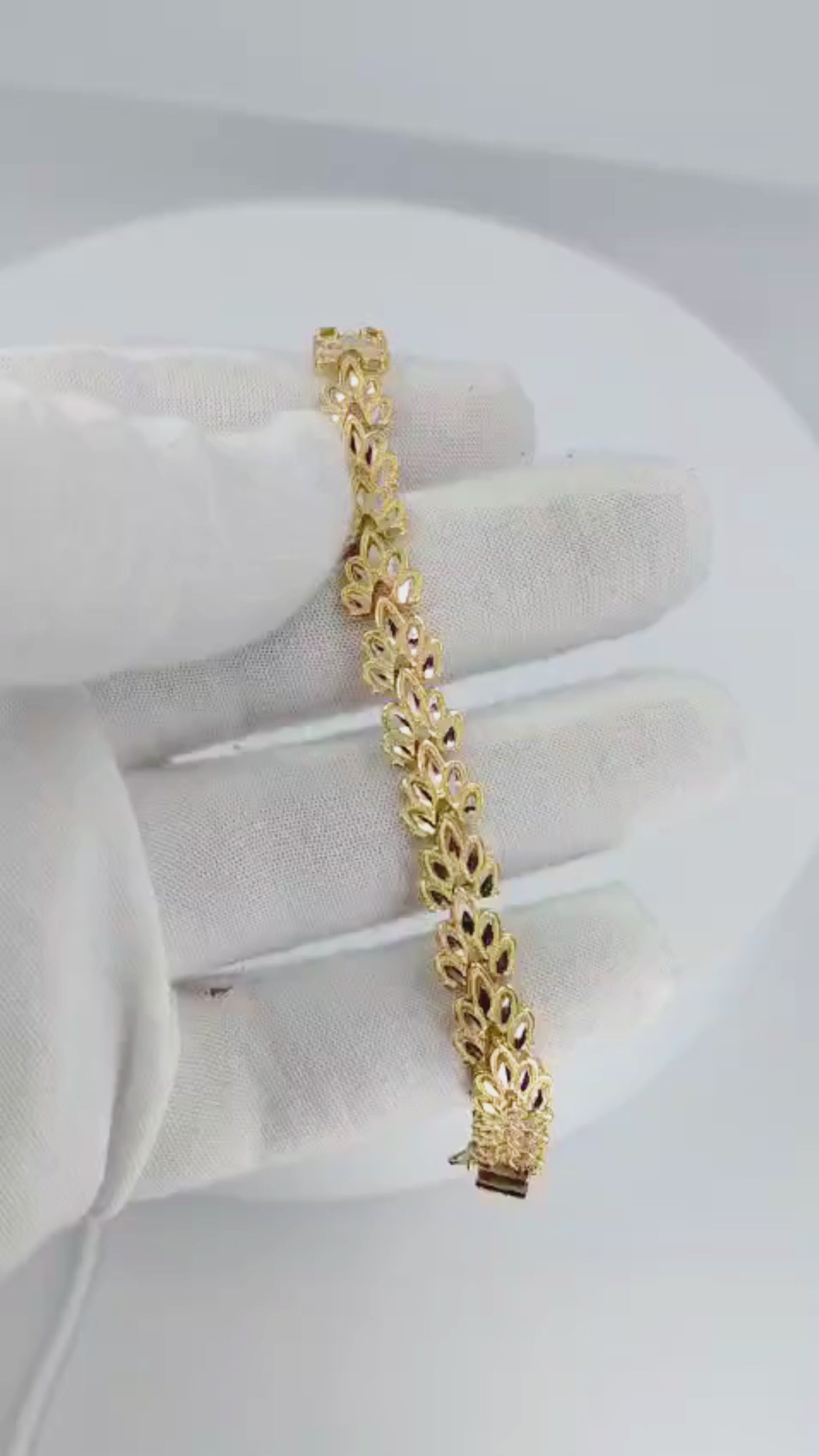 14K Yellow Gold Diamond-Cut Leaves Bracelet - 12B5